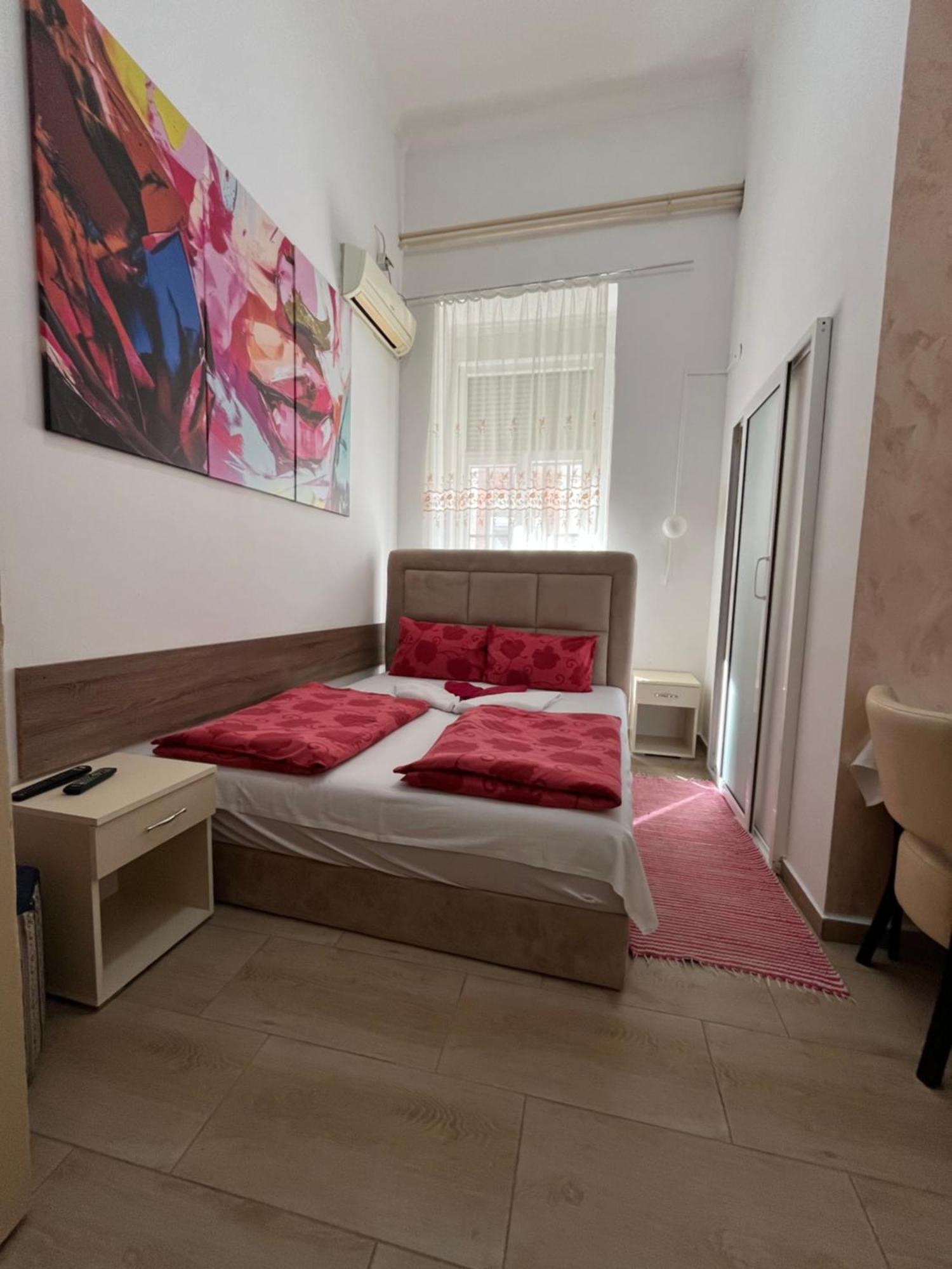 Sobe Sa Sopstvenim Kupatilom Private Rooms Bathroom In Center Novi Sad Exteriér fotografie