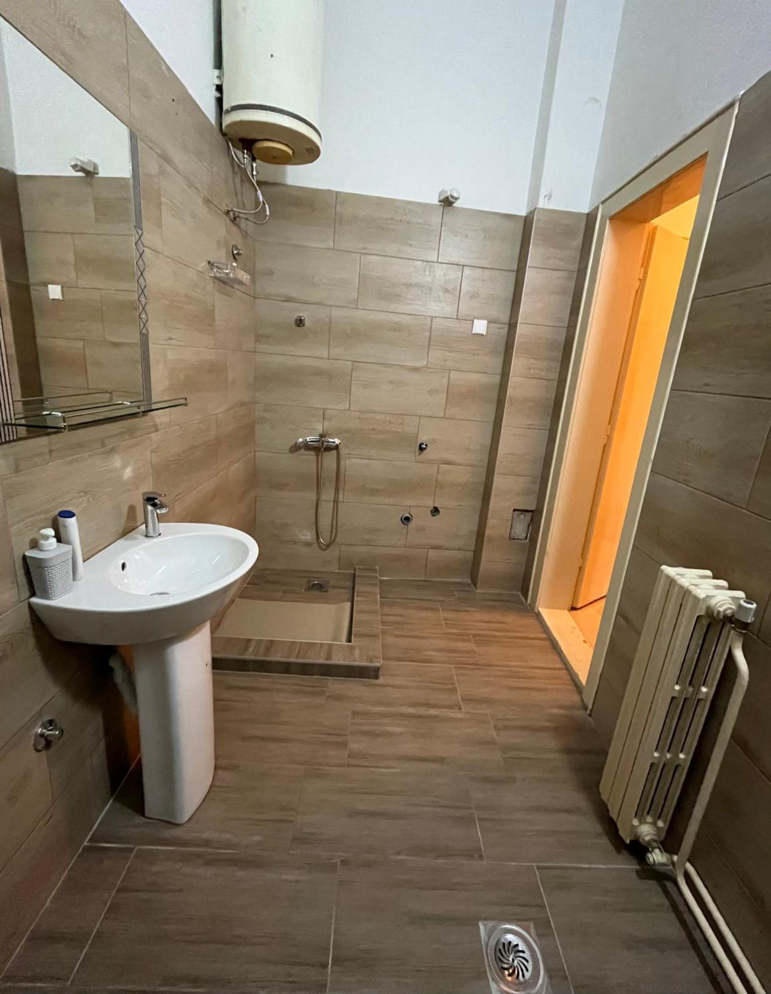 Sobe Sa Sopstvenim Kupatilom Private Rooms Bathroom In Center Novi Sad Exteriér fotografie